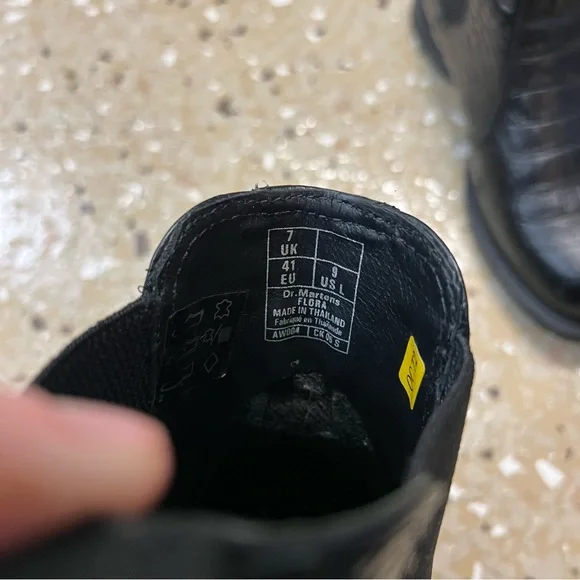 DR. MARTENS Women’s Kensington FLORA Croc Print Chelsea Ankle Boot Black Sz 9 - Picture 7 of 8